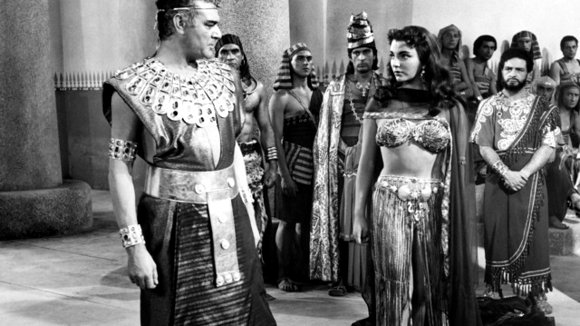 Photo from the movie Land of the Pharaohs