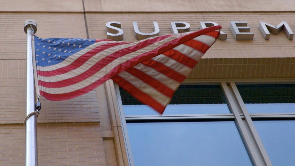 Photo from the movie Down a Dark Stairwell