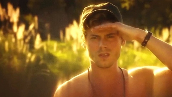 Photo from the movie Amapola