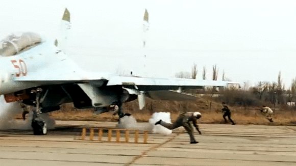 Photo from the movie Red Sky