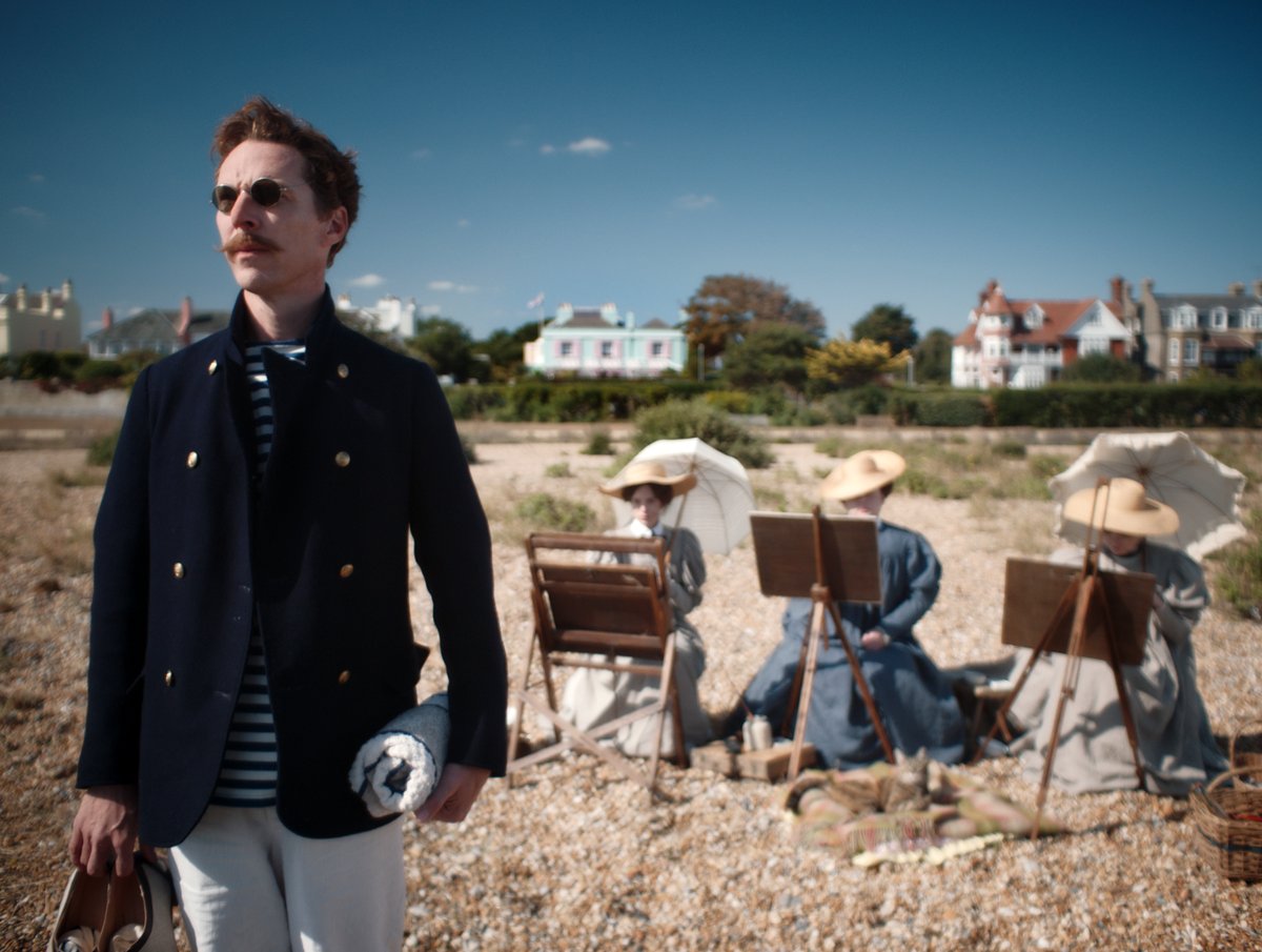 Photo from the movie The Electrical Life of Louis Wain