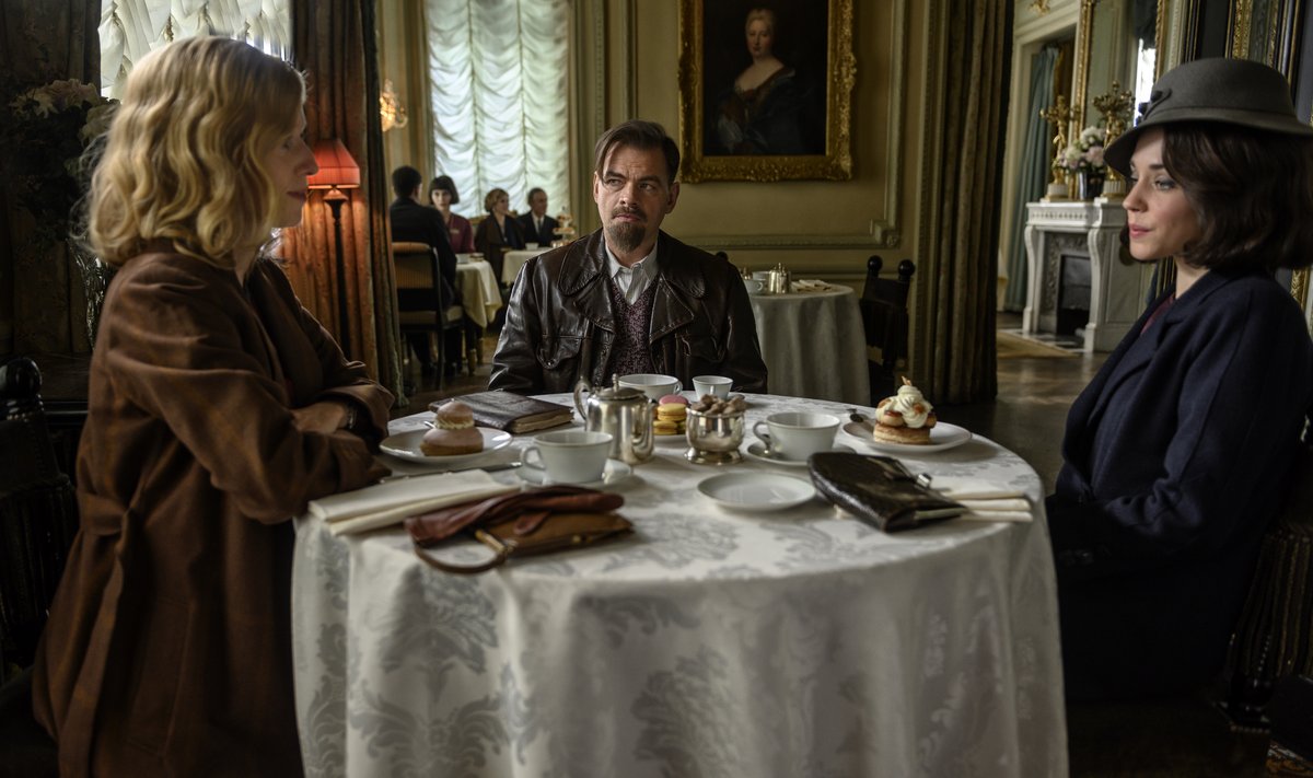 Photo from the movie The Colors of Fire