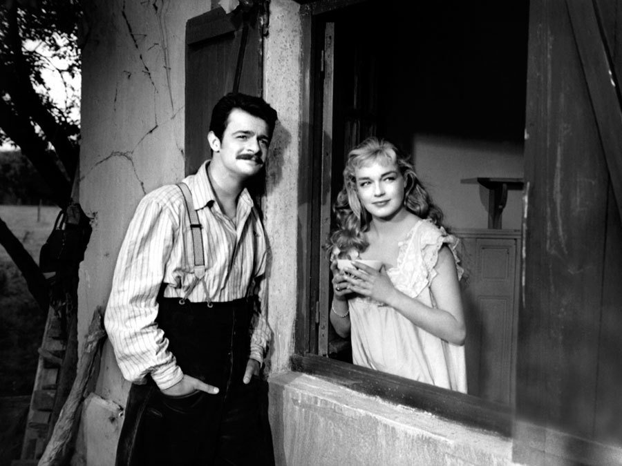 Photo from the movie Golden Helmet