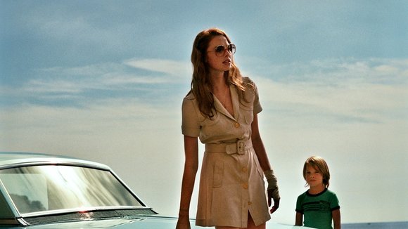 Photo from the movie The Lady in the Car with Glasses and a Gun