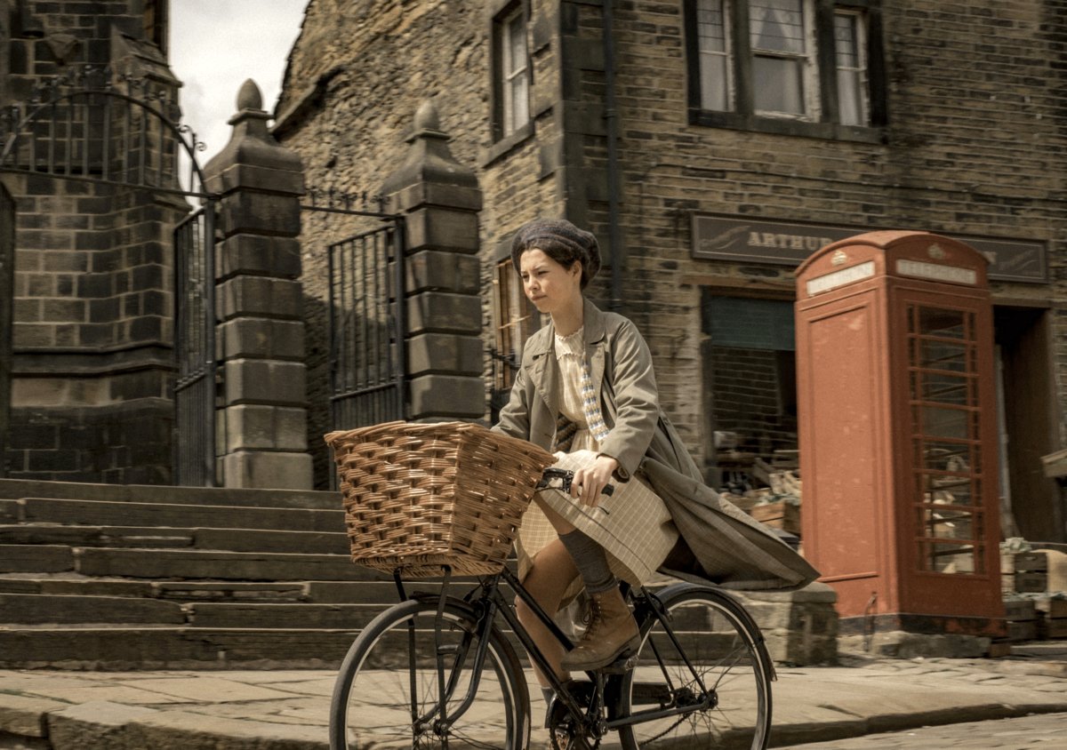 Photo from the movie The Railway Children Return