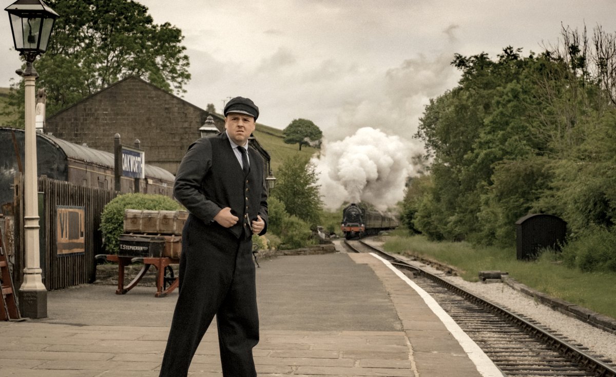 Photo from the movie The Railway Children Return