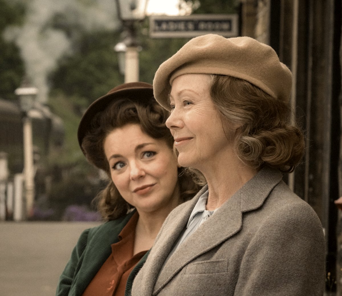 Photo from the movie The Railway Children Return