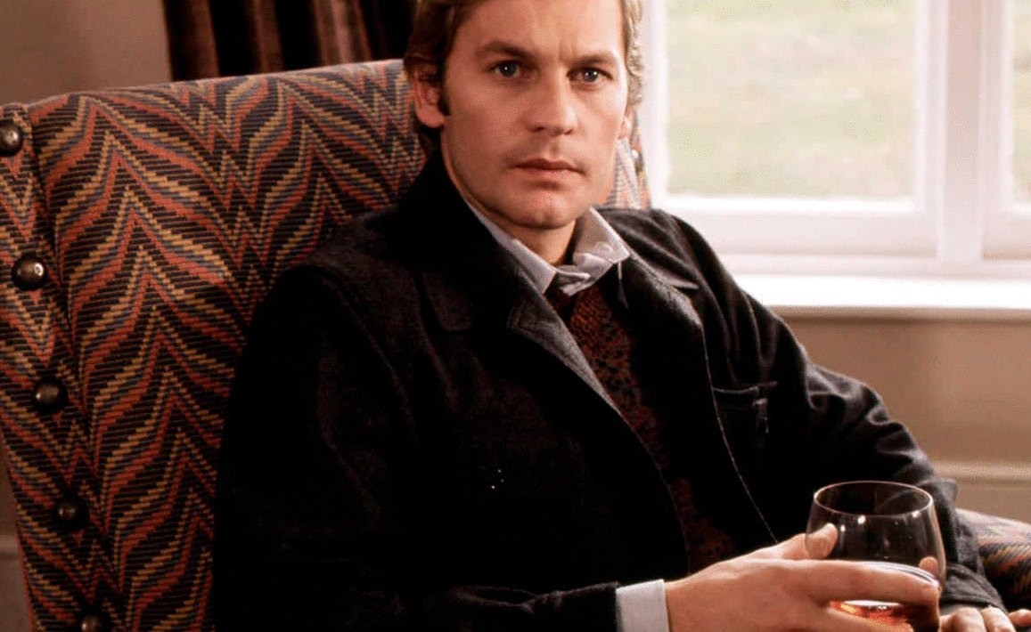 Photo from the movie The Romantic Englishwoman