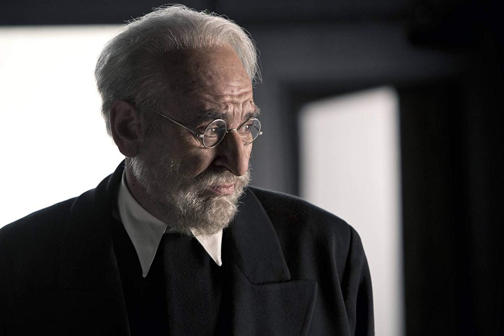 Photo from the movie While at War