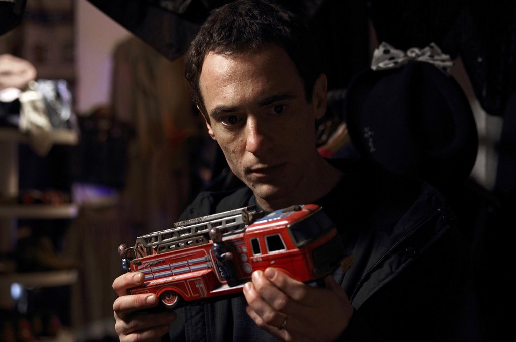 Photo from the movie Tenerezza: Holding Hands