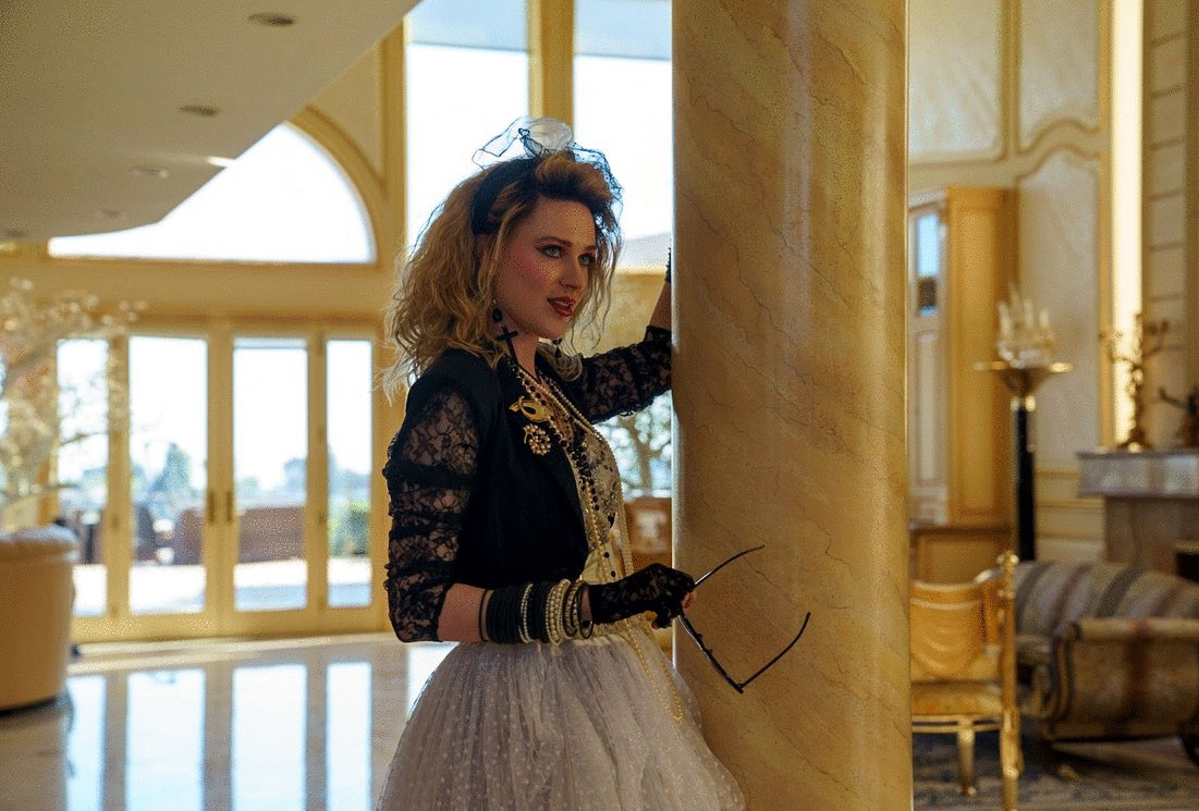 Photo from the movie Weird: The Al Yankovic Story