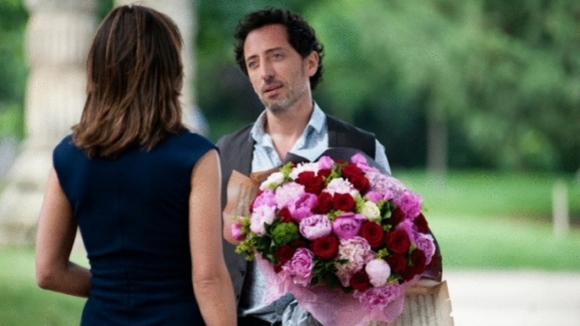 Photo from the movie Happiness Never Comes Alone