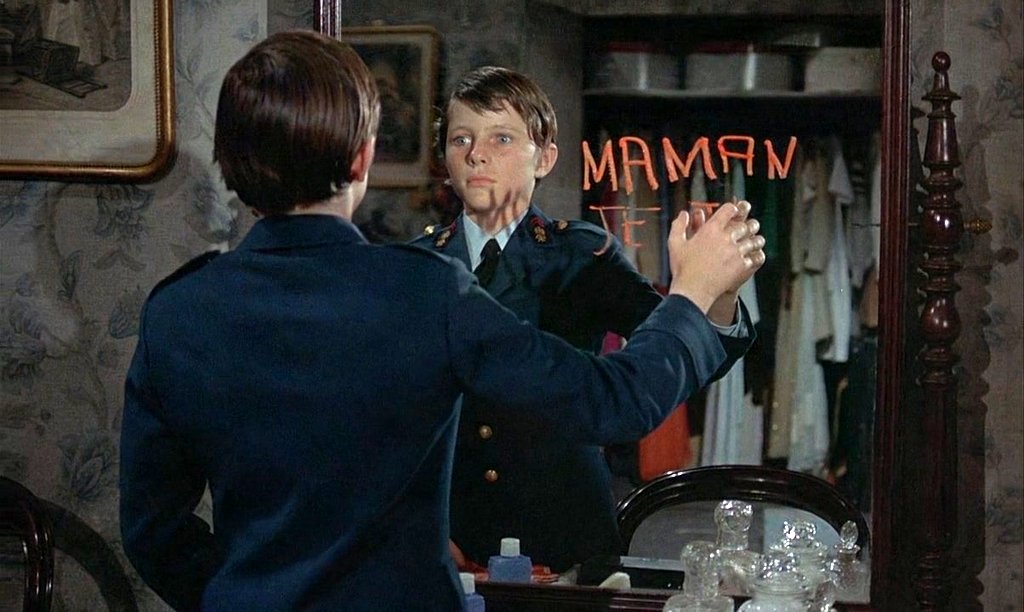 Photo from the movie The Discreet Charm of the Bourgeoisie