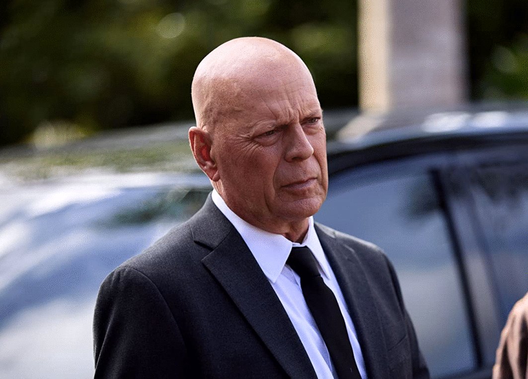 Photo from the movie Survive the Game