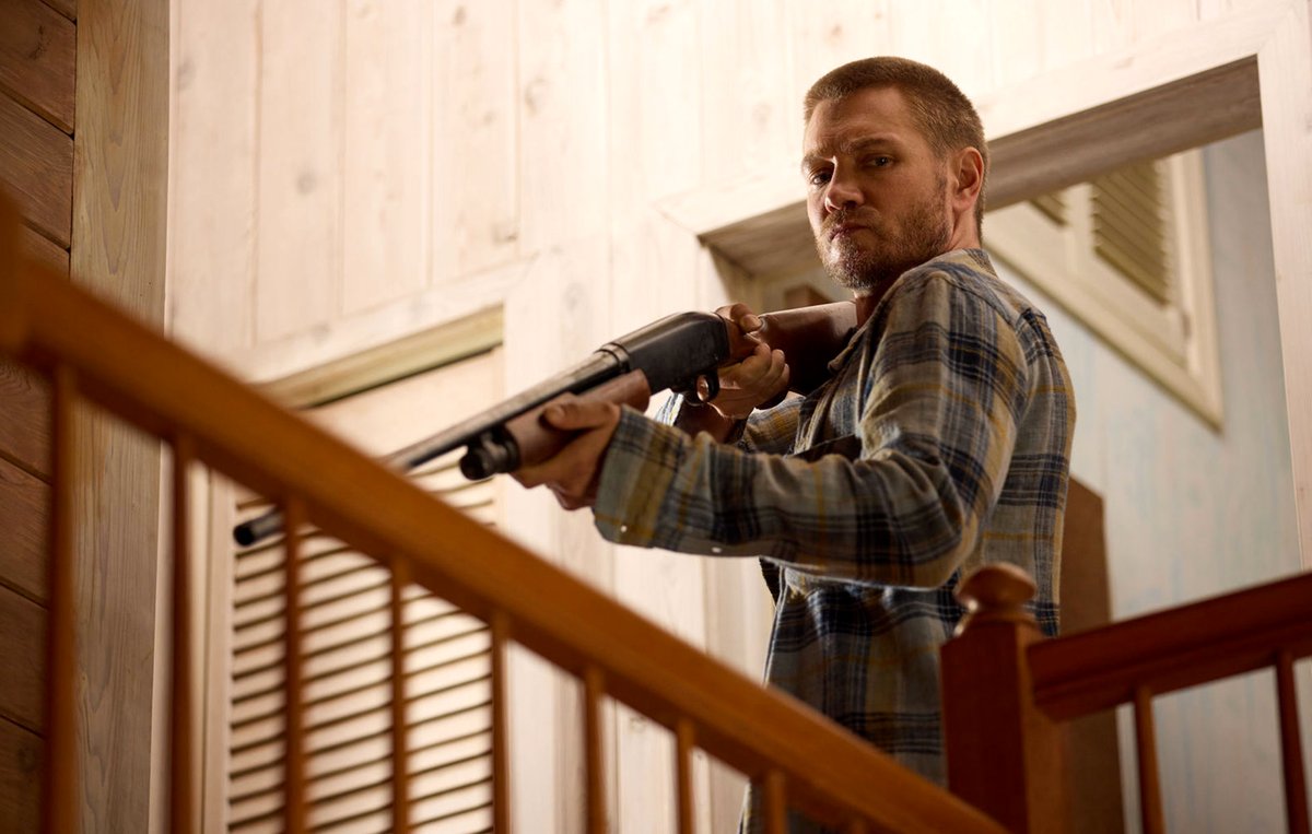 Photo from the movie Survive the Game