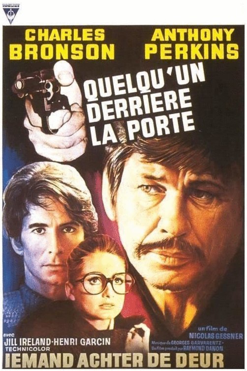 L'affiche du film Quelqu'un derrière la porte [1971]