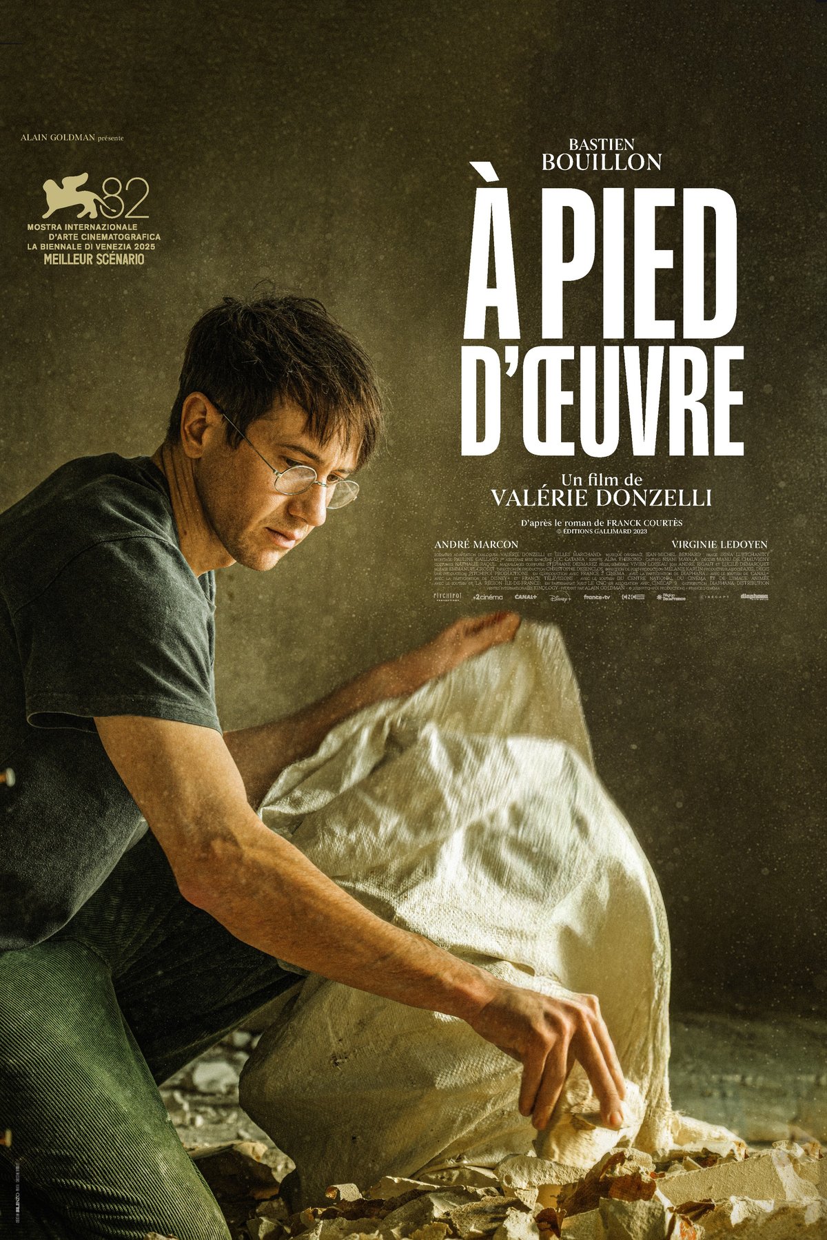 L'affiche du film À pied d'oeuvre [2025]